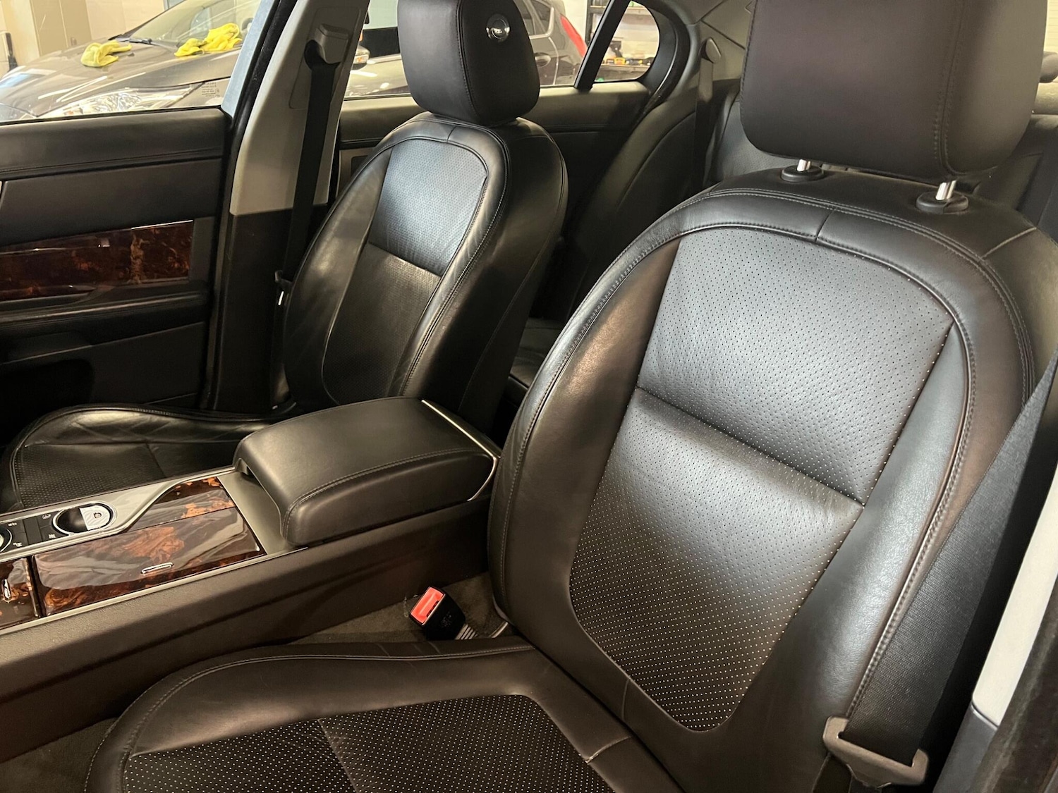 Used Jaguar XF 2011 for sale - 76337636: Photo 35