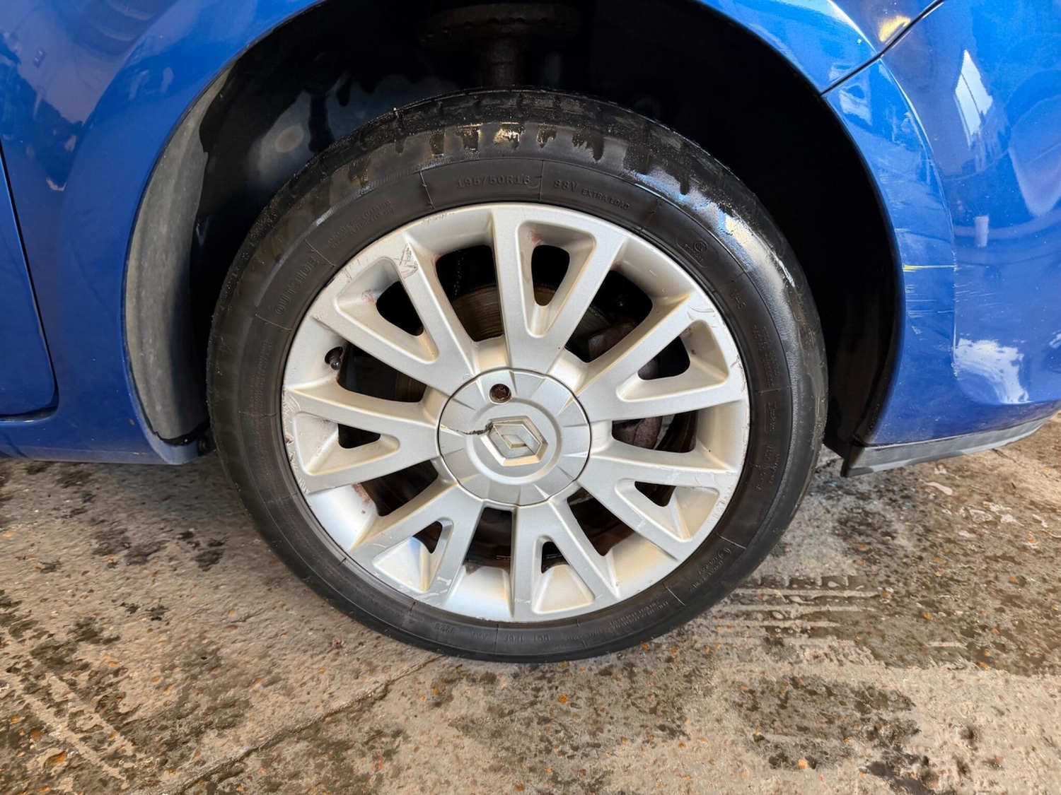 Used Renault Clio 2010 for sale - 77559941: Photo 12