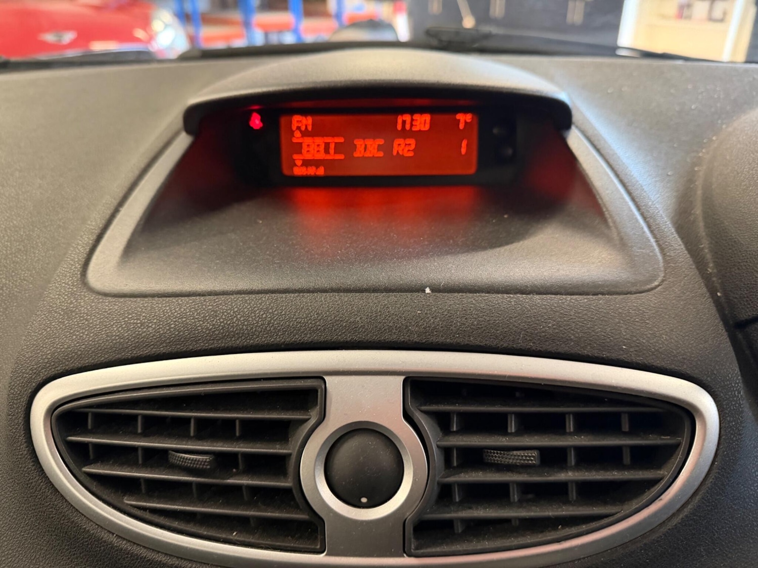 Used Renault Clio 2010 for sale - 77559941: Photo 16