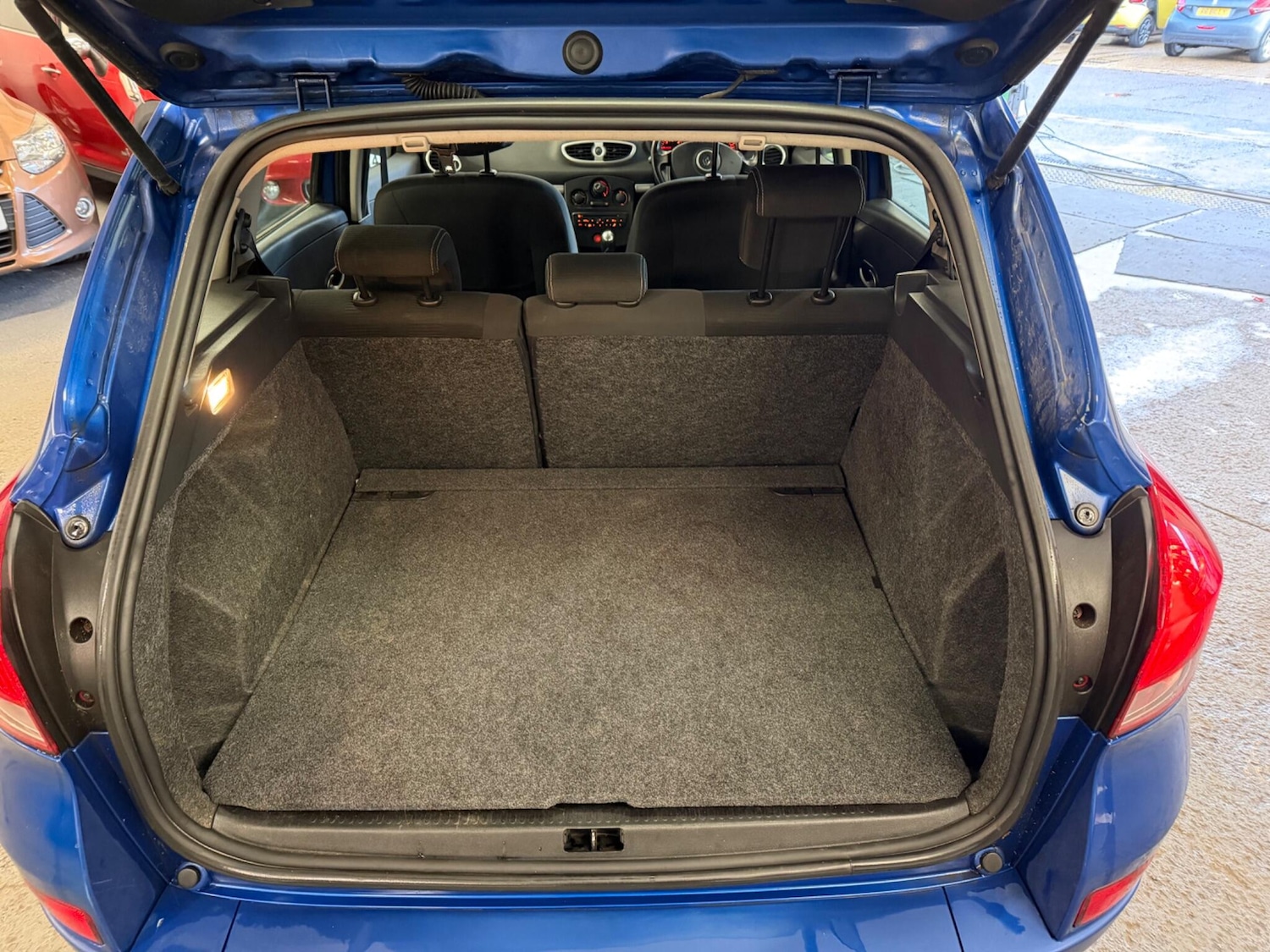 Used Renault Clio 2010 for sale - 77559941: Photo 19