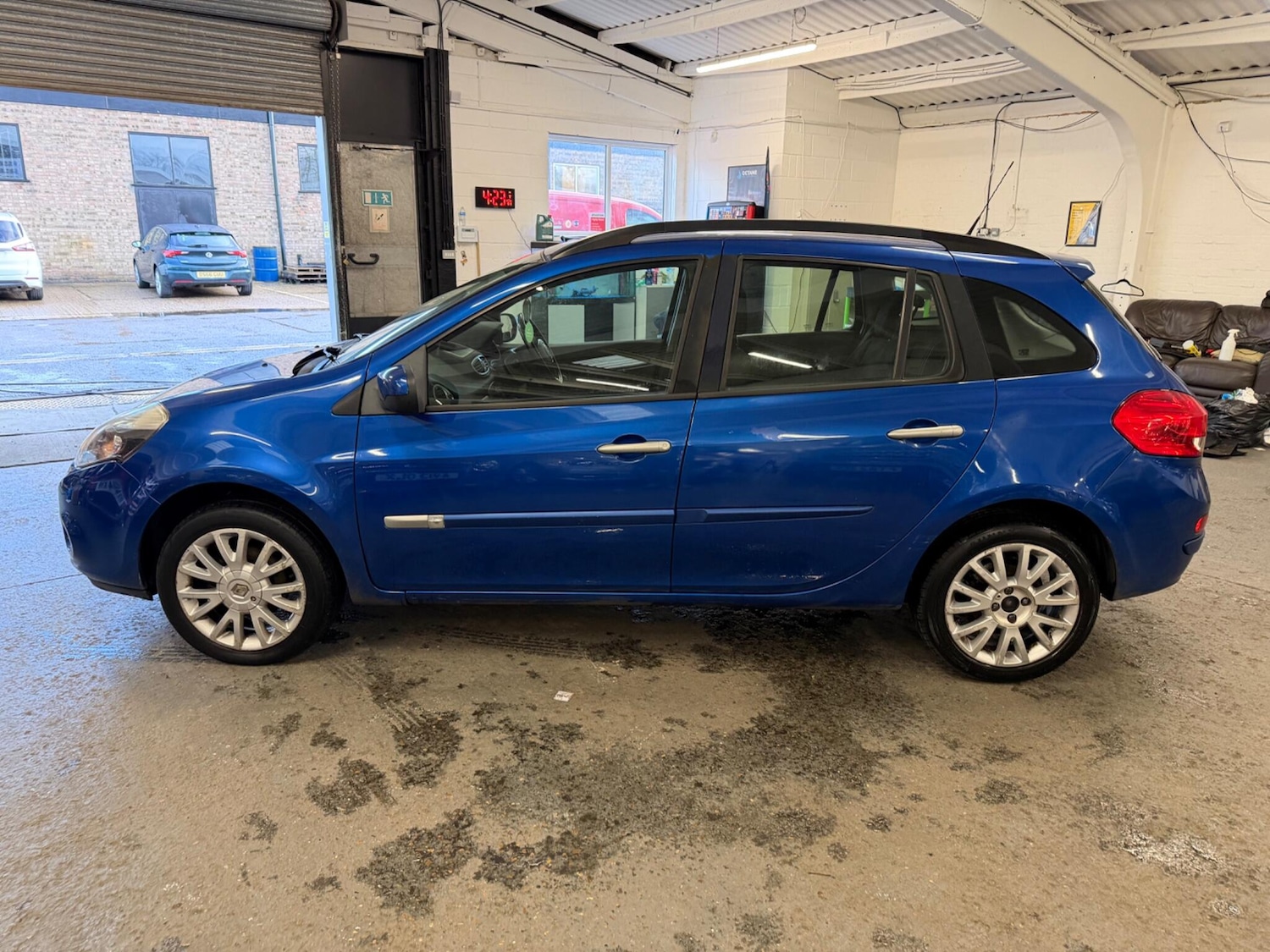 Used Renault Clio 2010 for sale - 77559941: Photo 5