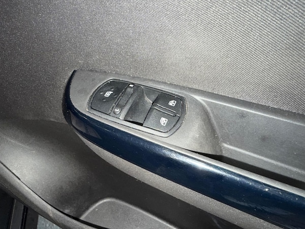 Used Vauxhall Corsa 2015 for sale - 75601251: Photo 16