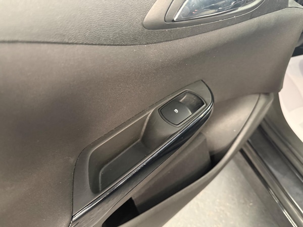 Used Vauxhall Corsa 2015 for sale - 75601251: Photo 20
