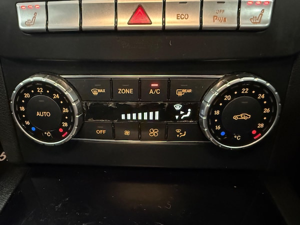 Used Mercedes-Benz C-Class 2014 for sale - 76239036: Photo 17