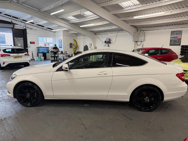 Used Mercedes-Benz C-Class 2014 for sale - 76239036: Photo 5
