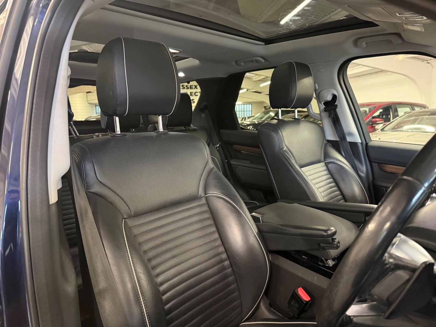 Used Land Rover Discovery 2018 for sale - 77585920: Photo 11