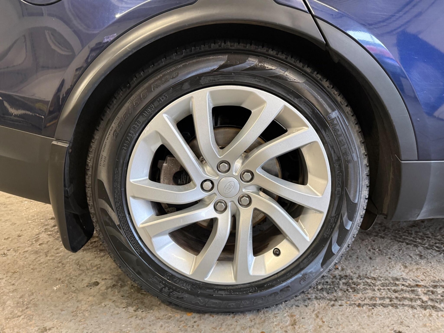 Used Land Rover Discovery 2018 for sale - 77585920: Photo 28