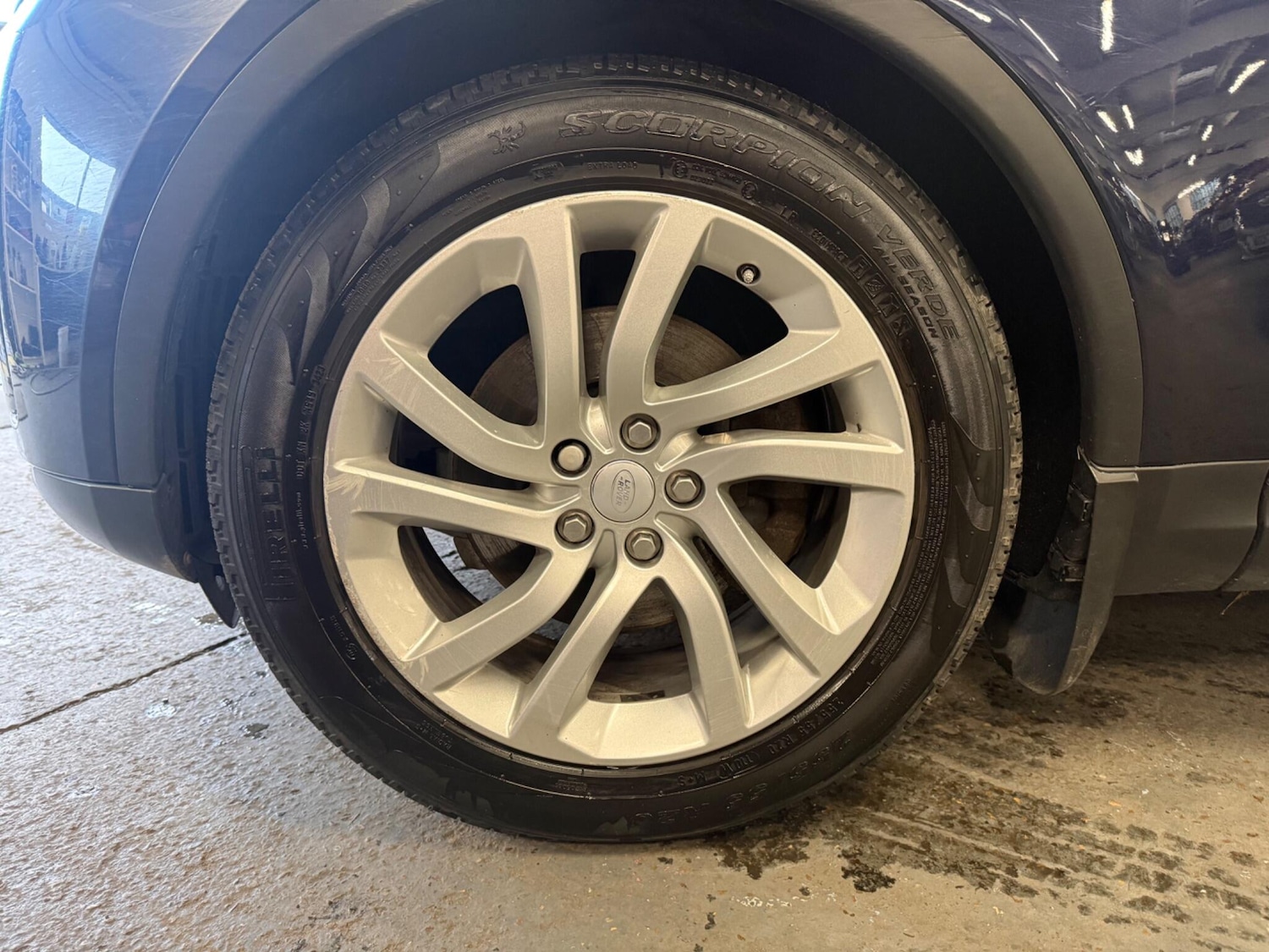 Used Land Rover Discovery 2018 for sale - 77585920: Photo 30