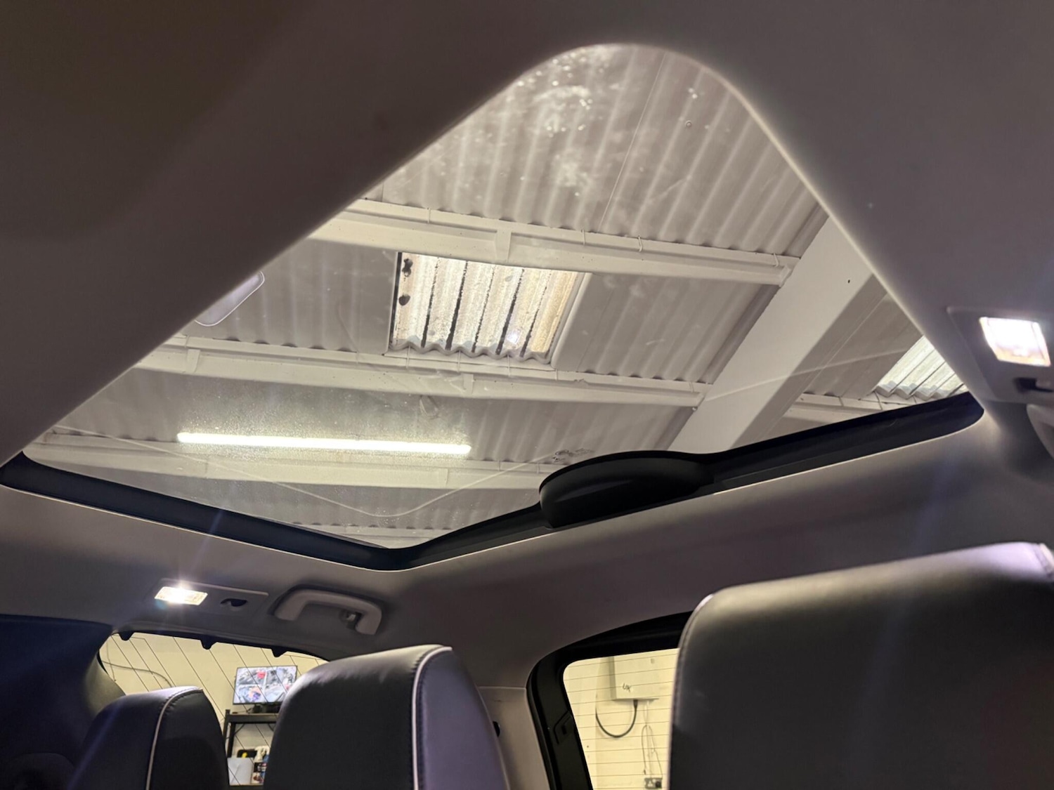 Used Land Rover Discovery 2018 for sale - 77585920: Photo 45