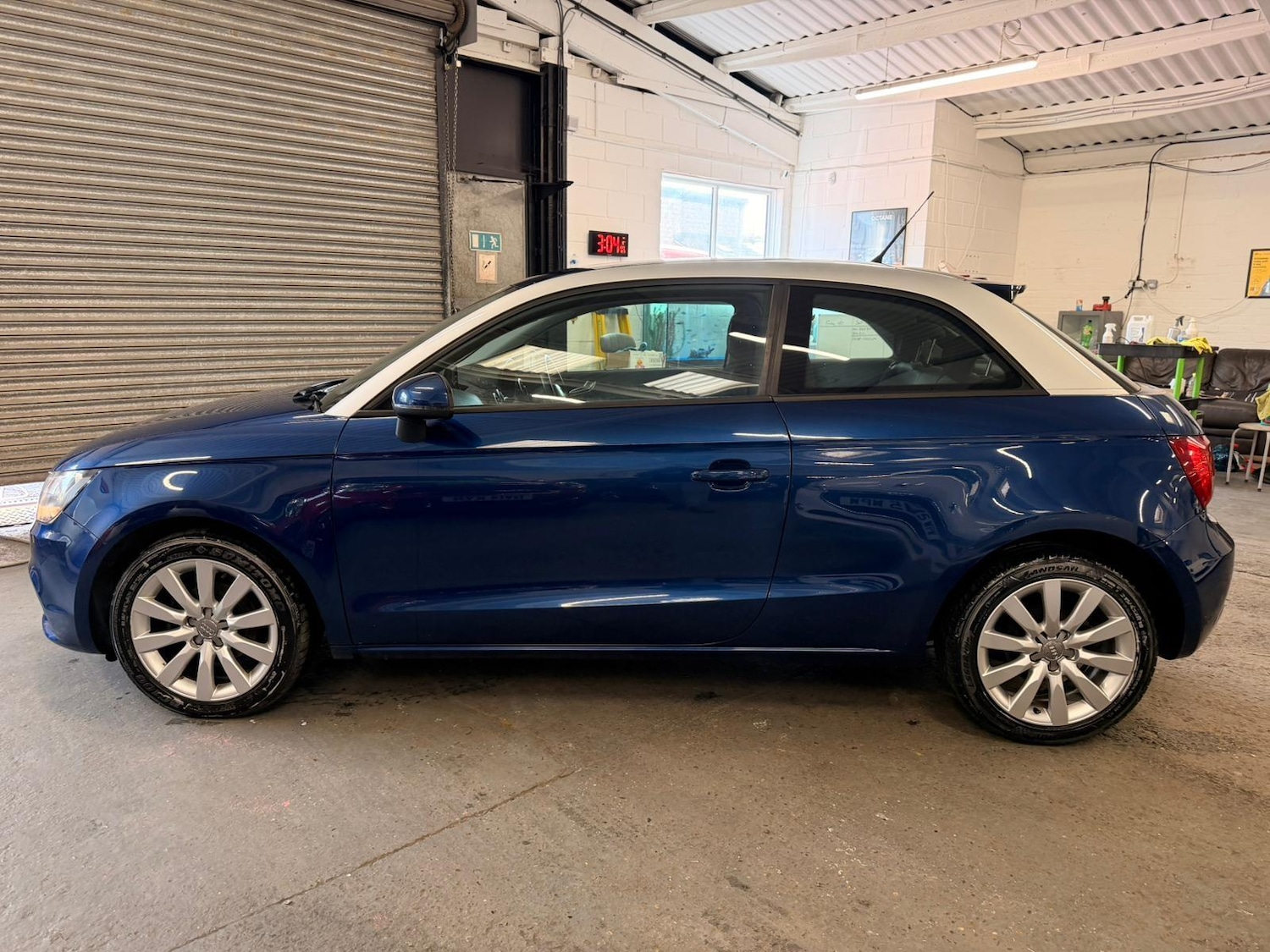 Used Audi A1 2011 for sale - 77882166: Photo 4