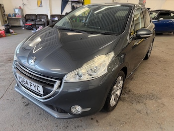Used Peugeot 208 2014 for sale - 78292423: Photo
