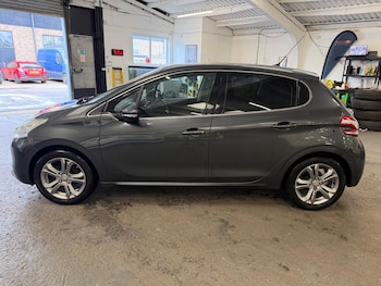 Used Peugeot 208 2014 for sale - 78292423: Photo