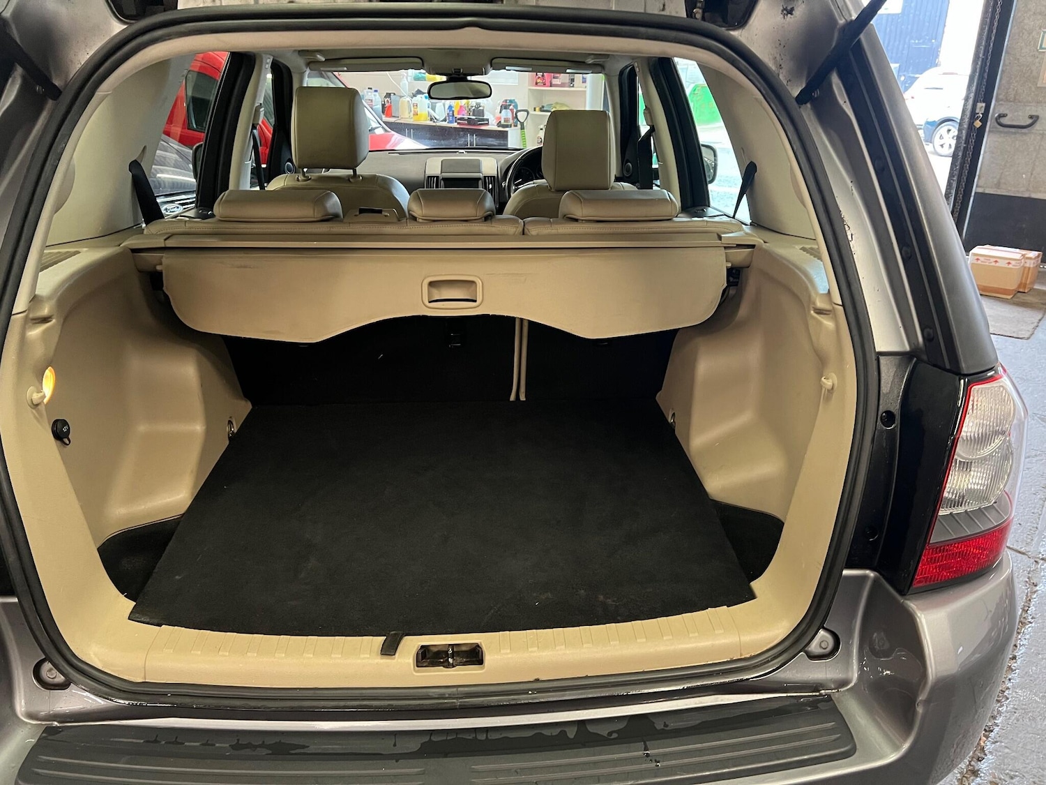 Used Land Rover Freelander 2011 for sale - 76926882: Photo 34