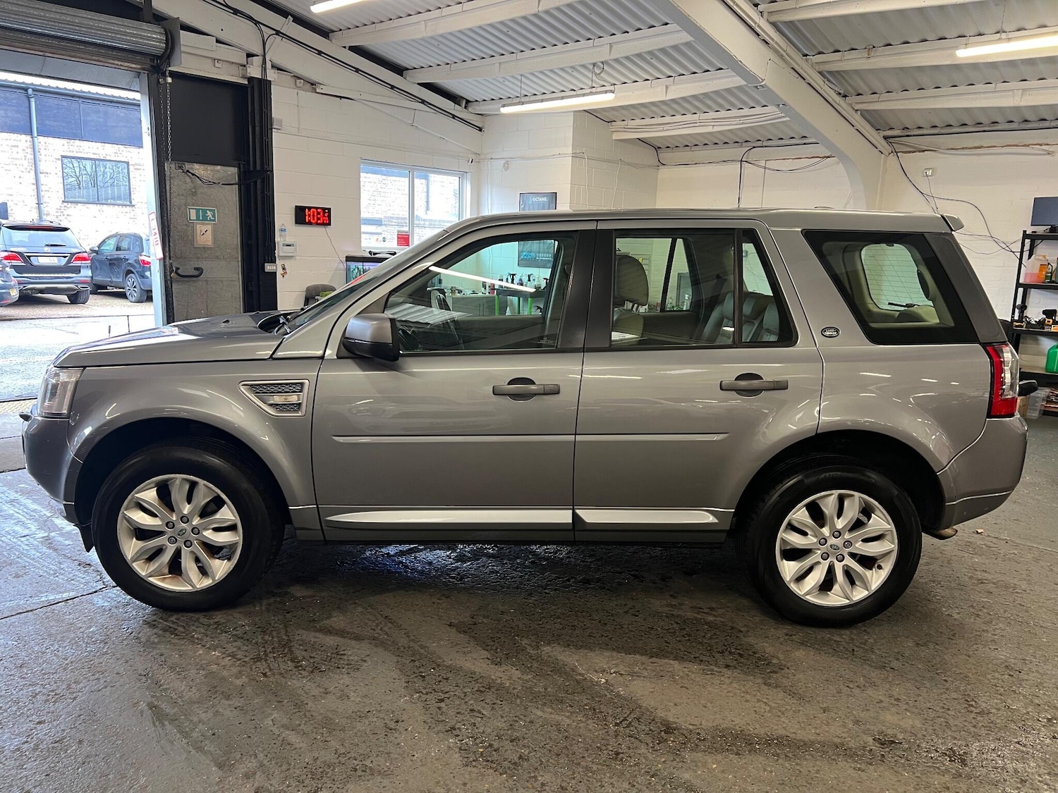 Used Land Rover Freelander 2011 for sale - 76926882: Photo 5