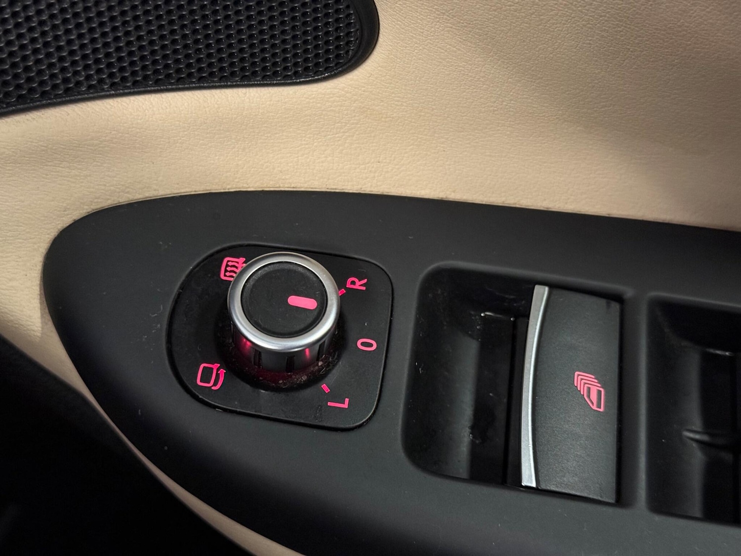 Used Volkswagen EOS 2011 for sale - 76659310: Photo 22