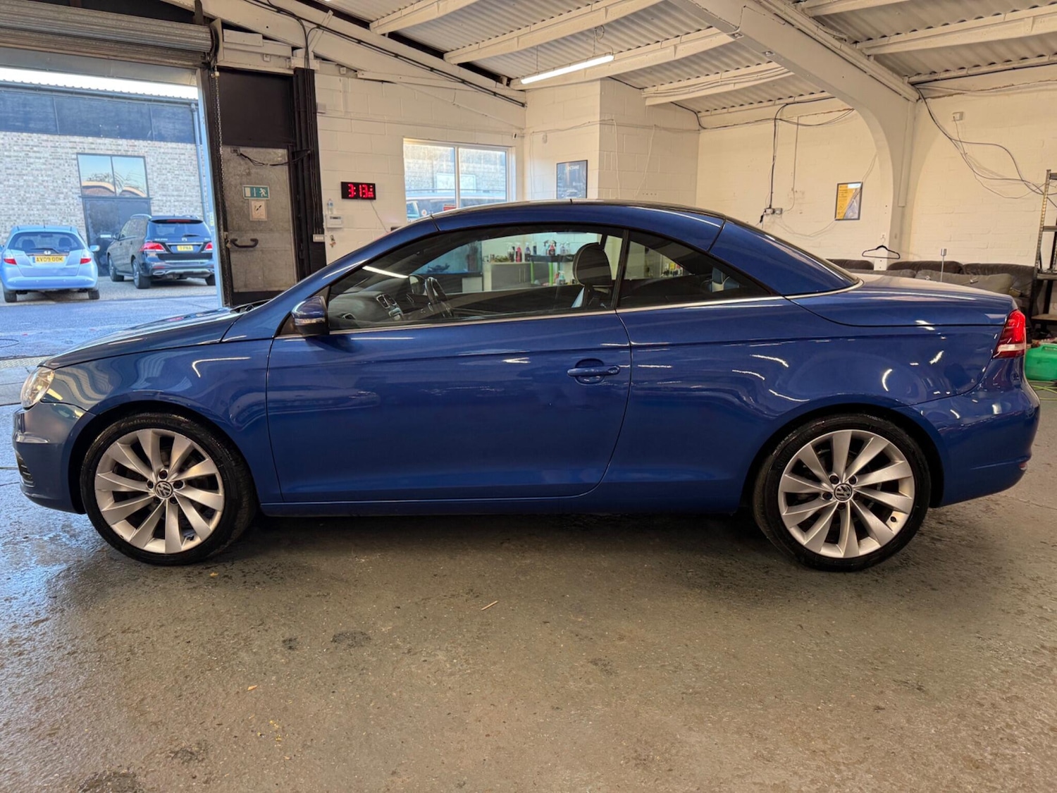 Used Volkswagen EOS 2011 for sale - 76659310: Photo 6