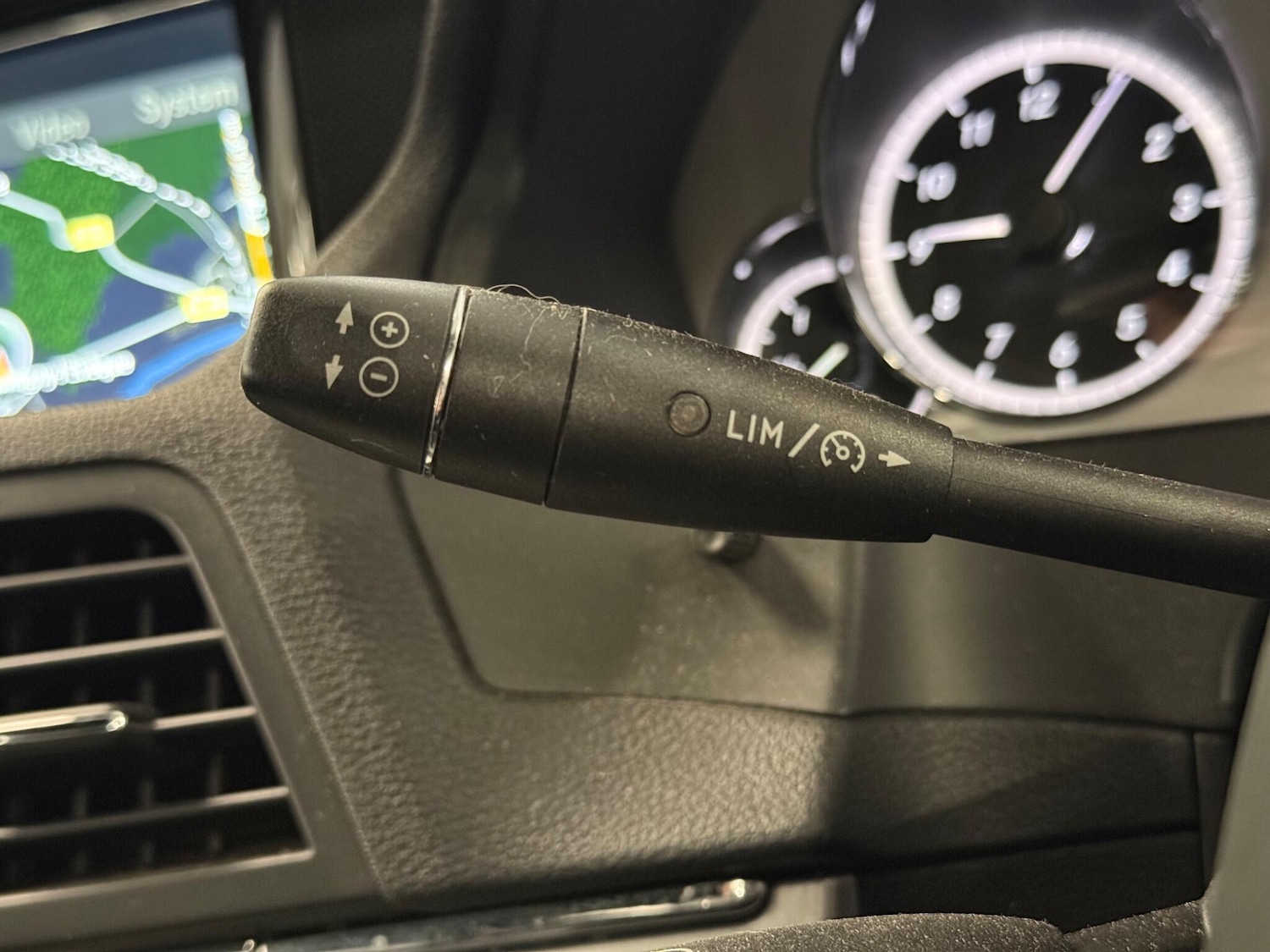 Used Mercedes-Benz E Class 2011 for sale - 76239588: Photo 15