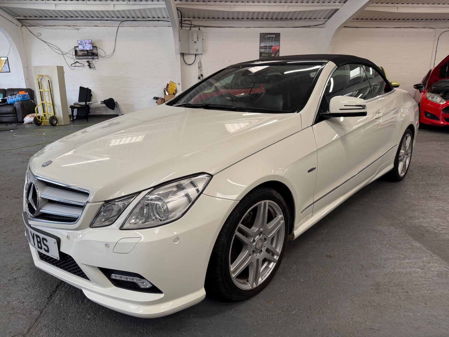 Used Mercedes-Benz E Class 2011 for sale - 76239588: Photo 3