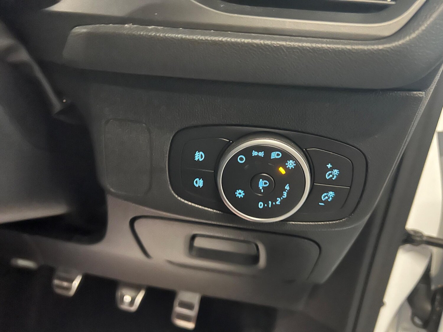 Used Ford Focus 2020 for sale - 76238604: Photo 16