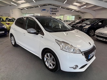 Used Peugeot 208 2014 for sale - 75677560: Photo