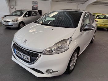 Used Peugeot 208 2014 for sale - 75677560: Photo