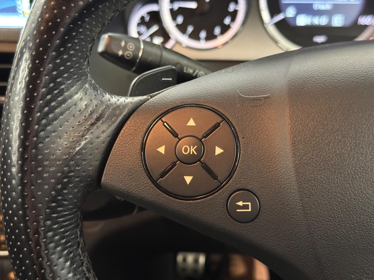 Used Mercedes-Benz E Class 2011 for sale - 76992994: Photo 16