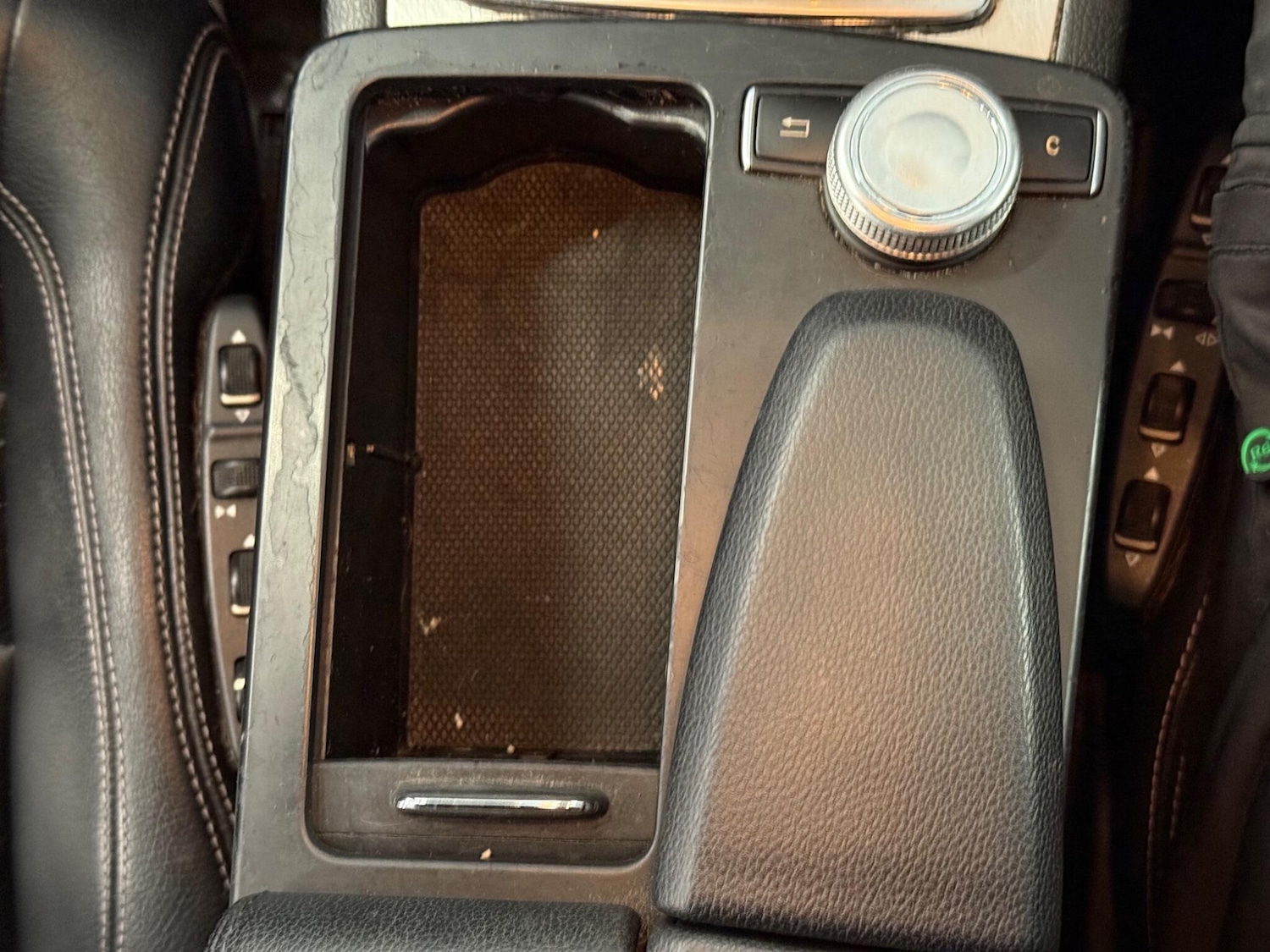 Used Mercedes-Benz E Class 2011 for sale - 76992994: Photo 35