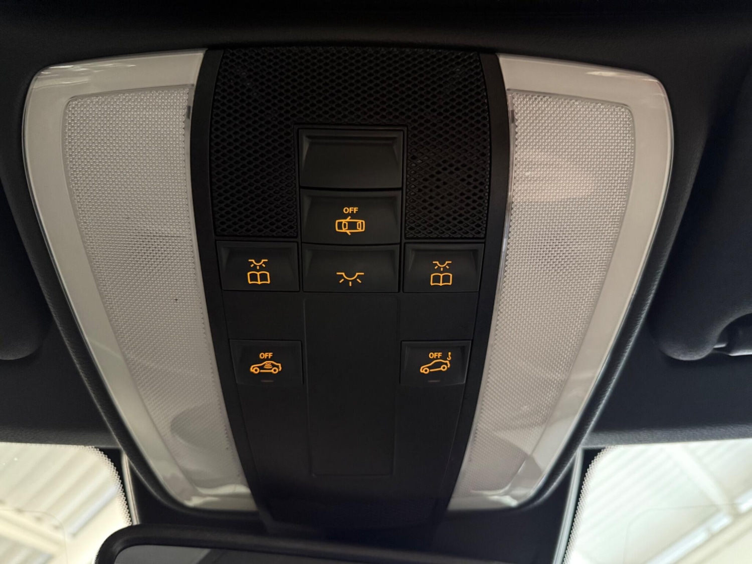 Used Mercedes-Benz E Class 2011 for sale - 76992994: Photo 9