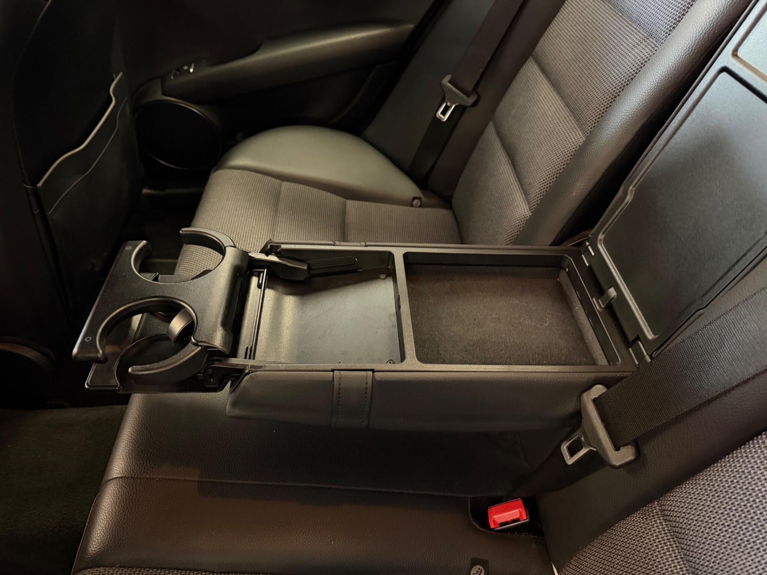 Used Mercedes-Benz C Class 2012 for sale - 78170452: Photo 33