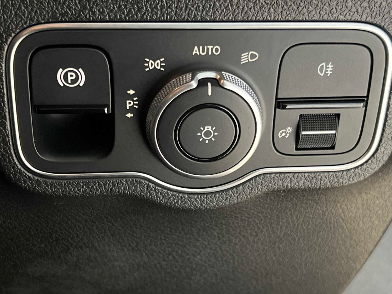 Used Mercedes-Benz GLB 2024 for sale - 76501831: Photo 23