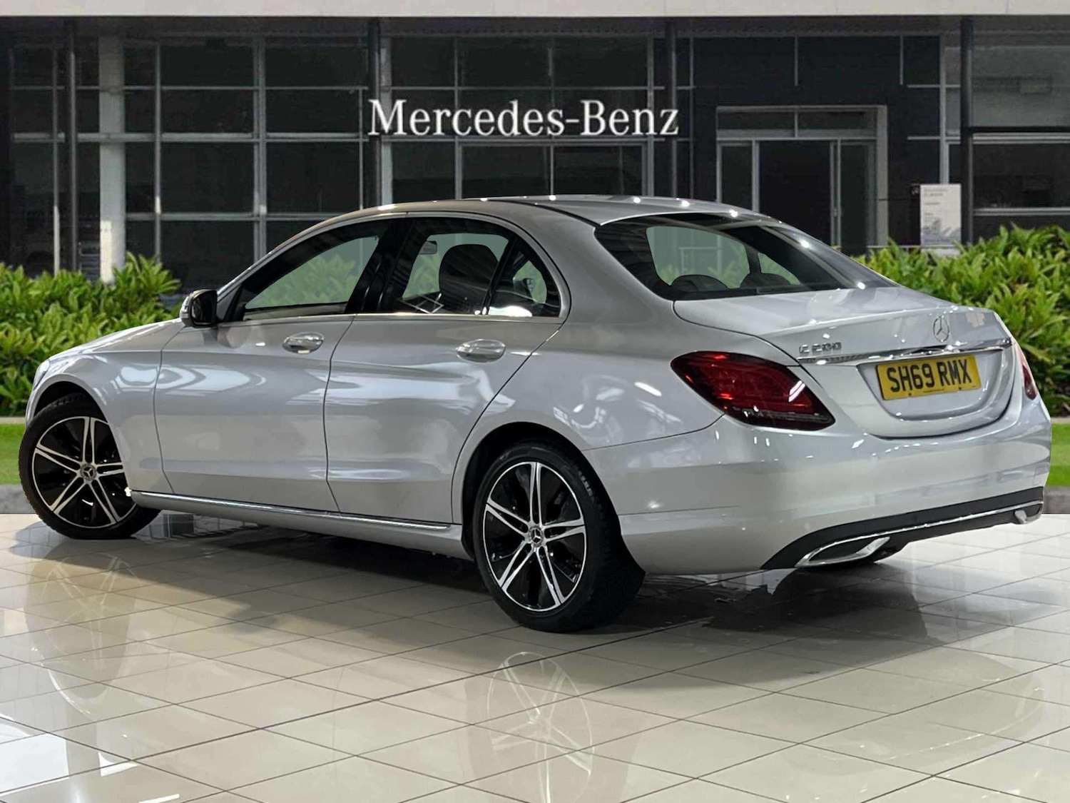 Used Mercedes-Benz C Class 2019 for sale - 76063309: Photo 2
