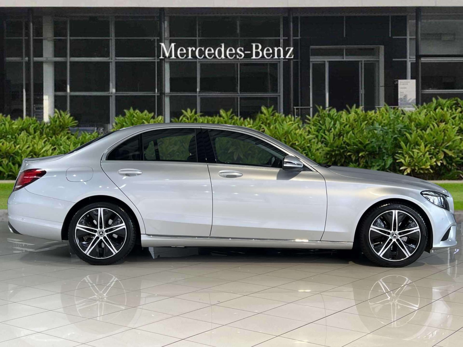 Used Mercedes-Benz C Class 2019 for sale - 76063309: Photo 3