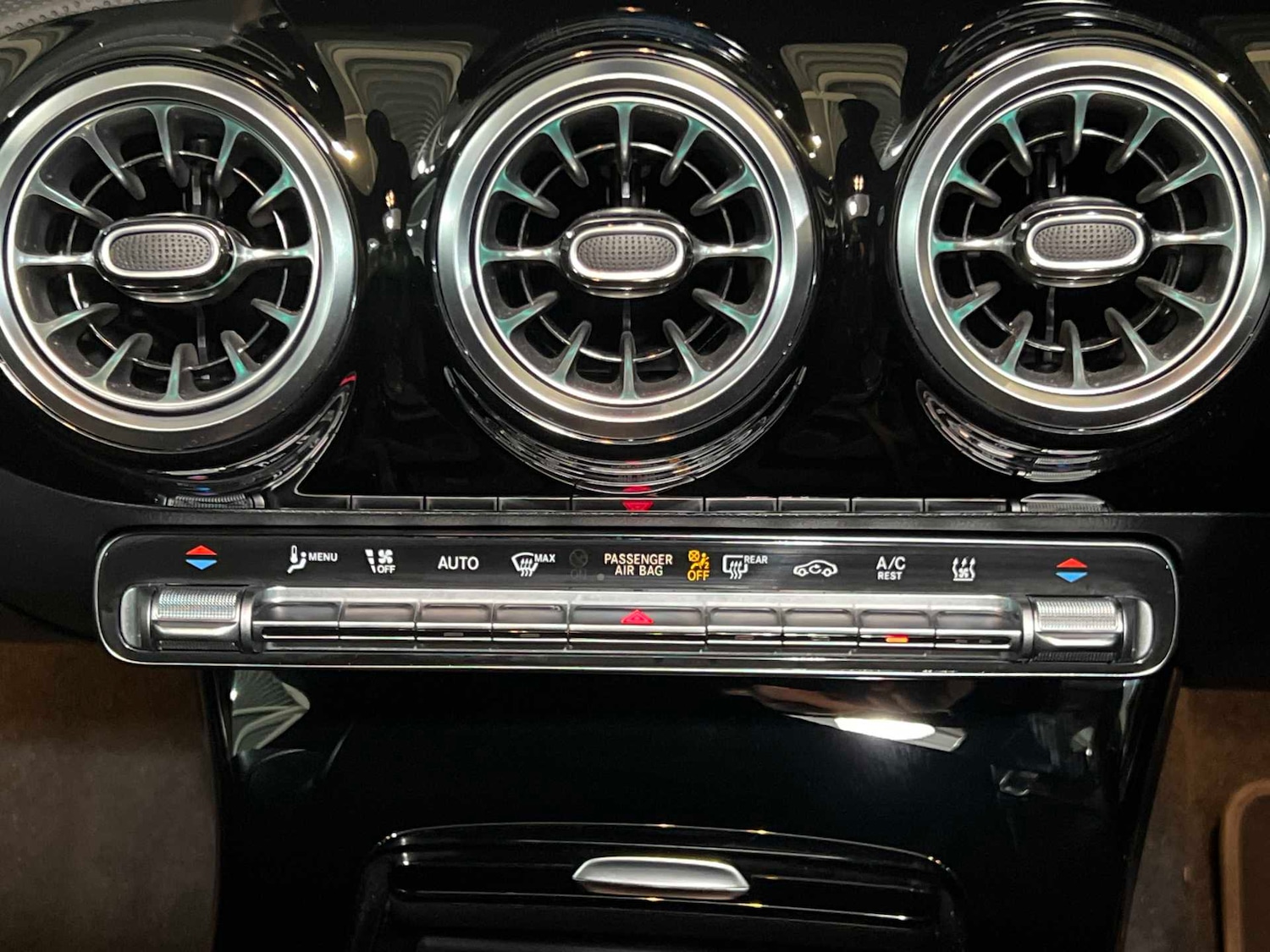 Used Mercedes-Benz CLA 2022 for sale - 76889858: Photo 21