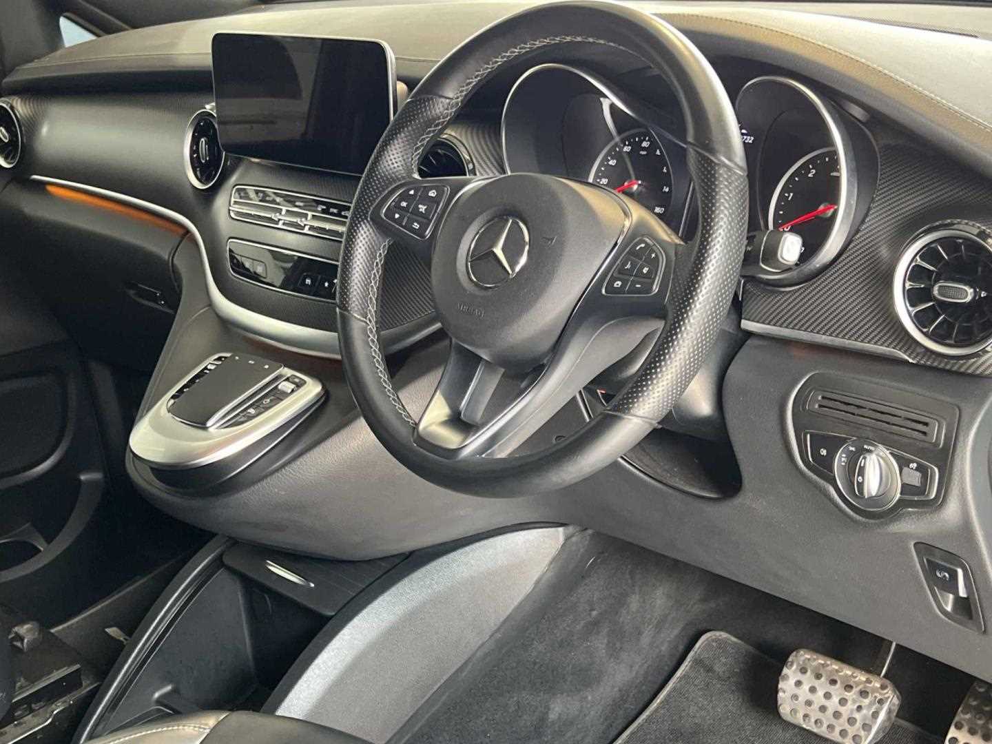 Used Mercedes-Benz V-Class 2023 for sale - 76156164: Photo 15