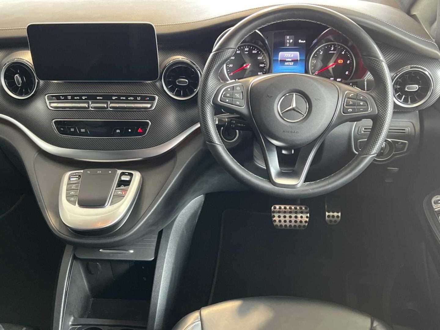 Used Mercedes-Benz V-Class 2023 for sale - 76156164: Photo 18