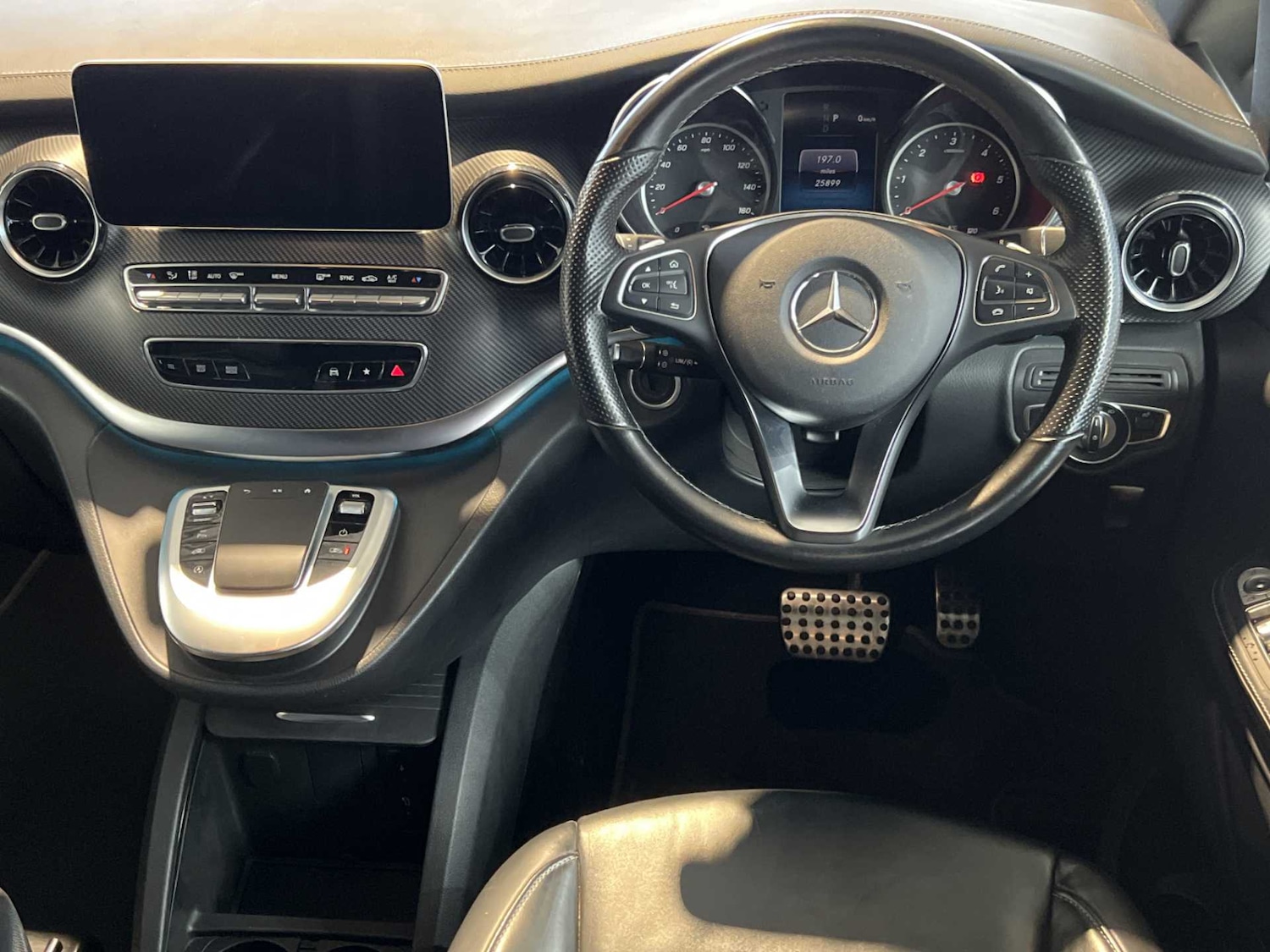 Used Mercedes-Benz V-Class 2023 for sale - 76411268: Photo 18