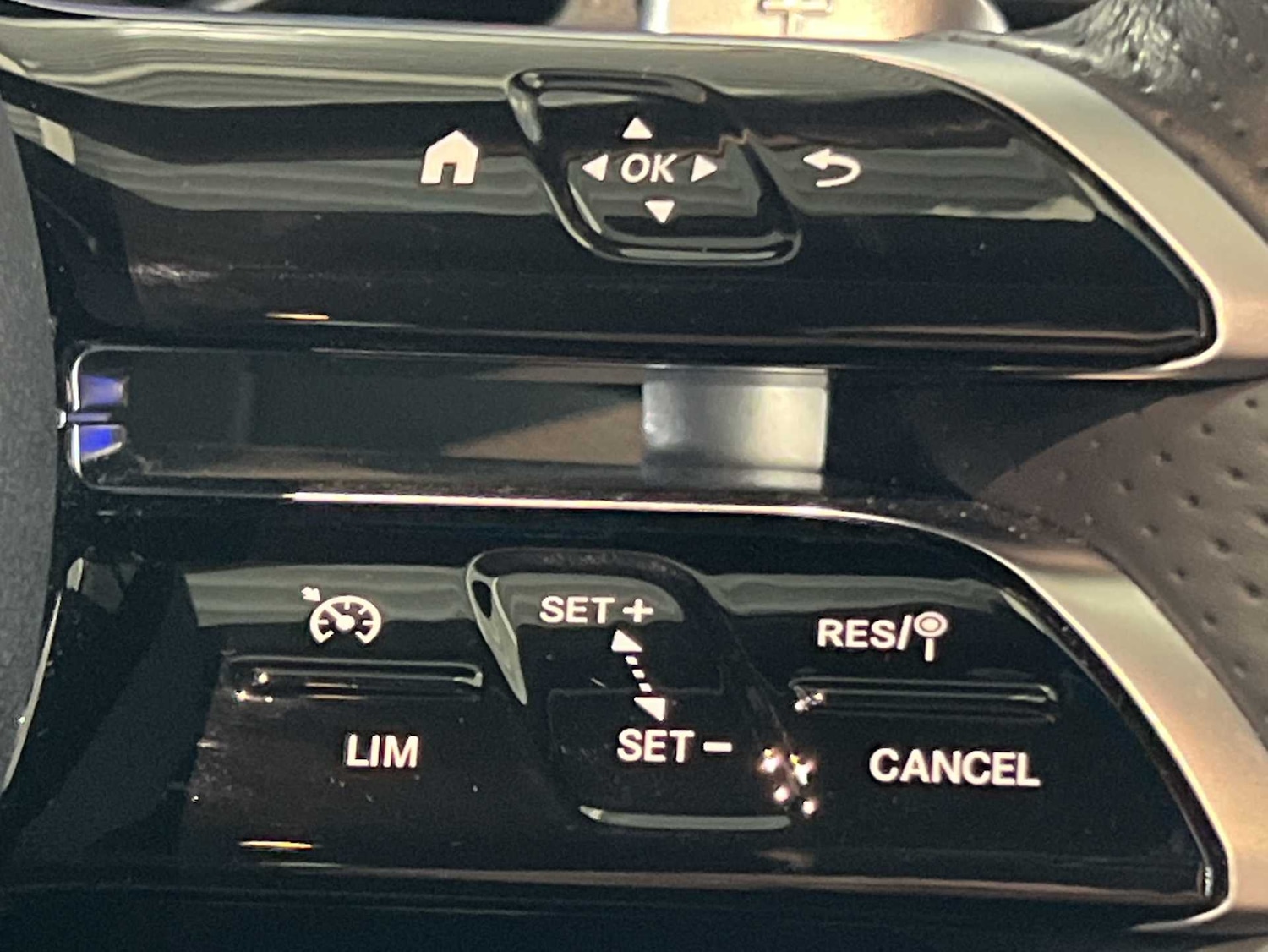 Used Mercedes-Benz GLC 2023 for sale - 78149163: Photo 17