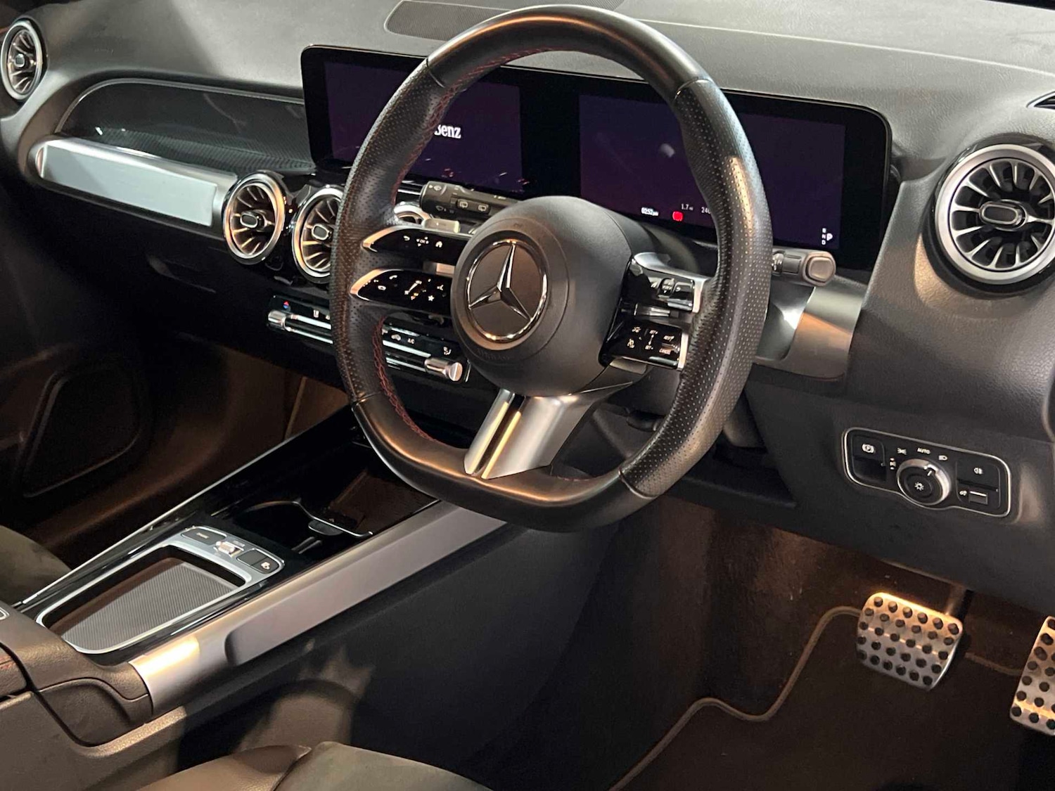 Used Mercedes-Benz GLB 2024 for sale - 76501945: Photo 15