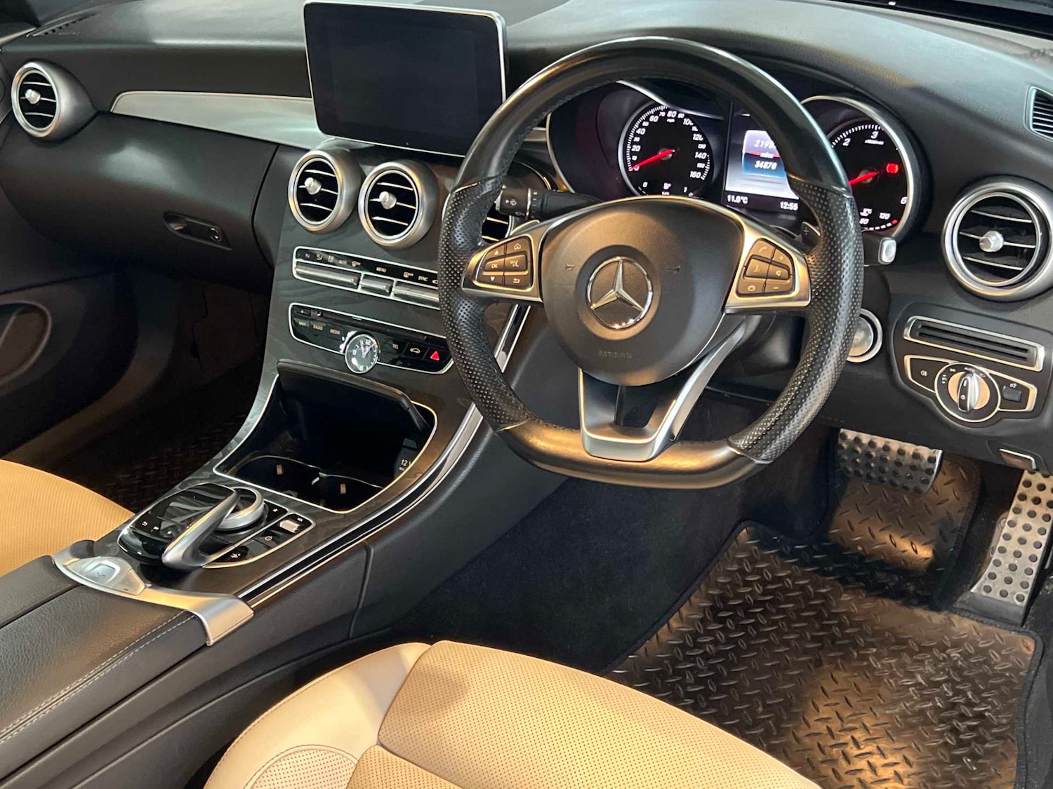 Used Mercedes-Benz C Class 2018 for sale - 77083110: Photo 14