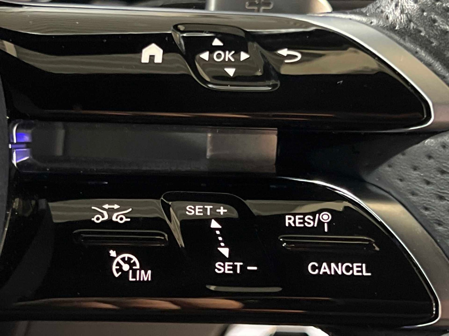 Used Mercedes-Benz GLC 2024 for sale - 76636752: Photo 32