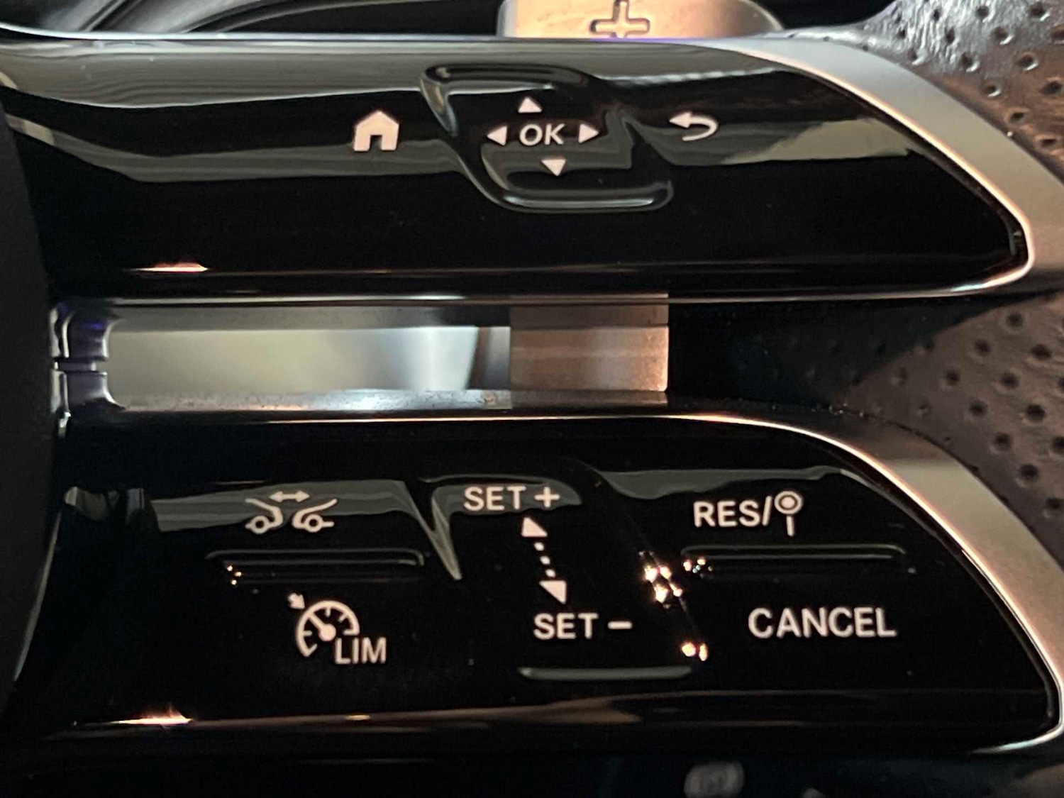 Used Mercedes-Benz GLB 2024 for sale - 76501809: Photo 32