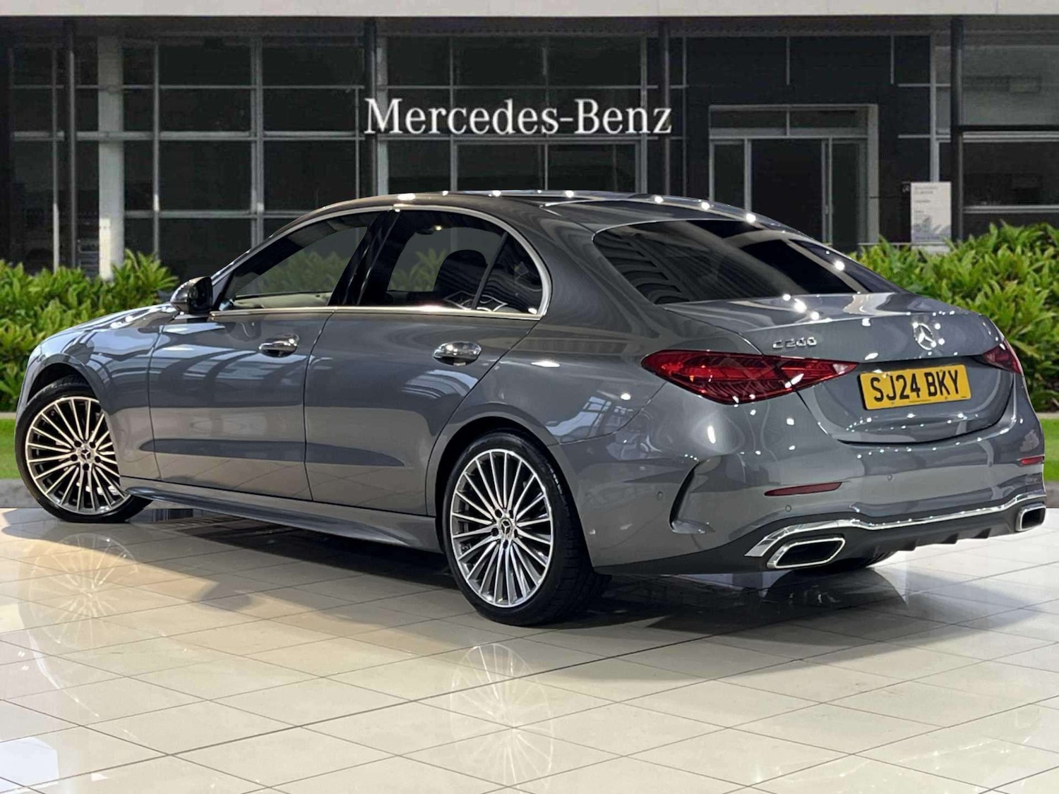 Used Mercedes-Benz C Class 2024 for sale - 76373660: Photo 2