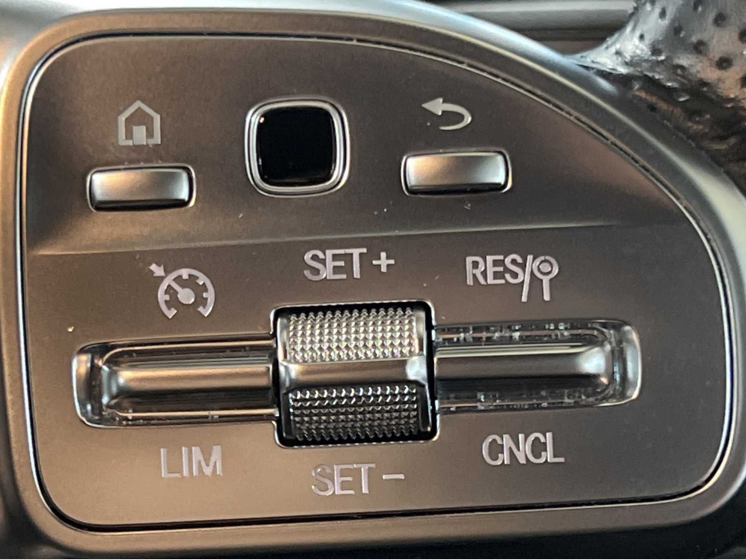 Used Mercedes-Benz GLA 2022 for sale - 76141892: Photo 32