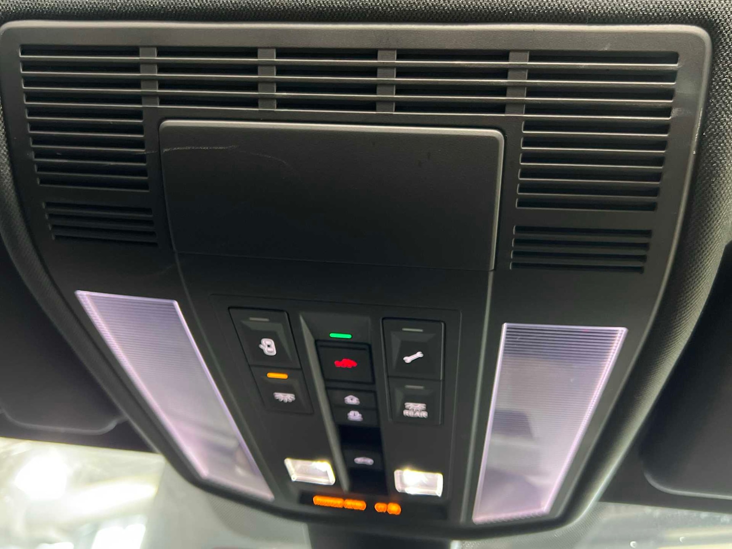 Used Volkswagen Touareg 2021 for sale - 77414701: Photo 30