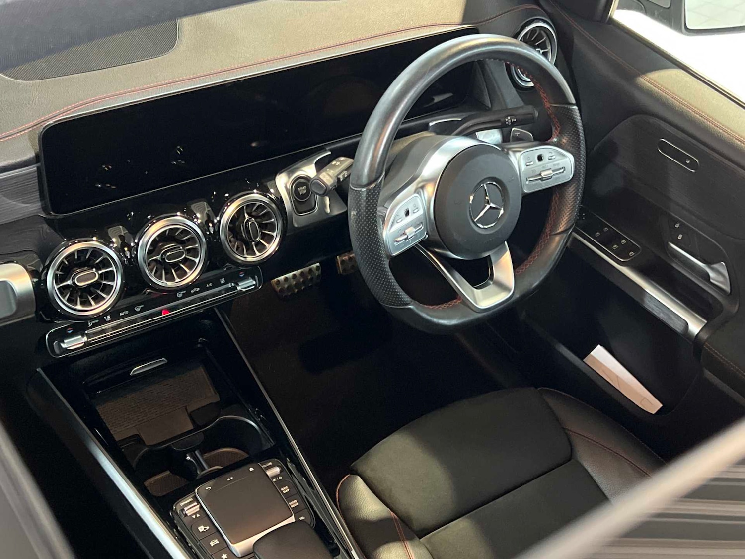 Used Mercedes-Benz EQB 2023 for sale - 77270254: Photo 4