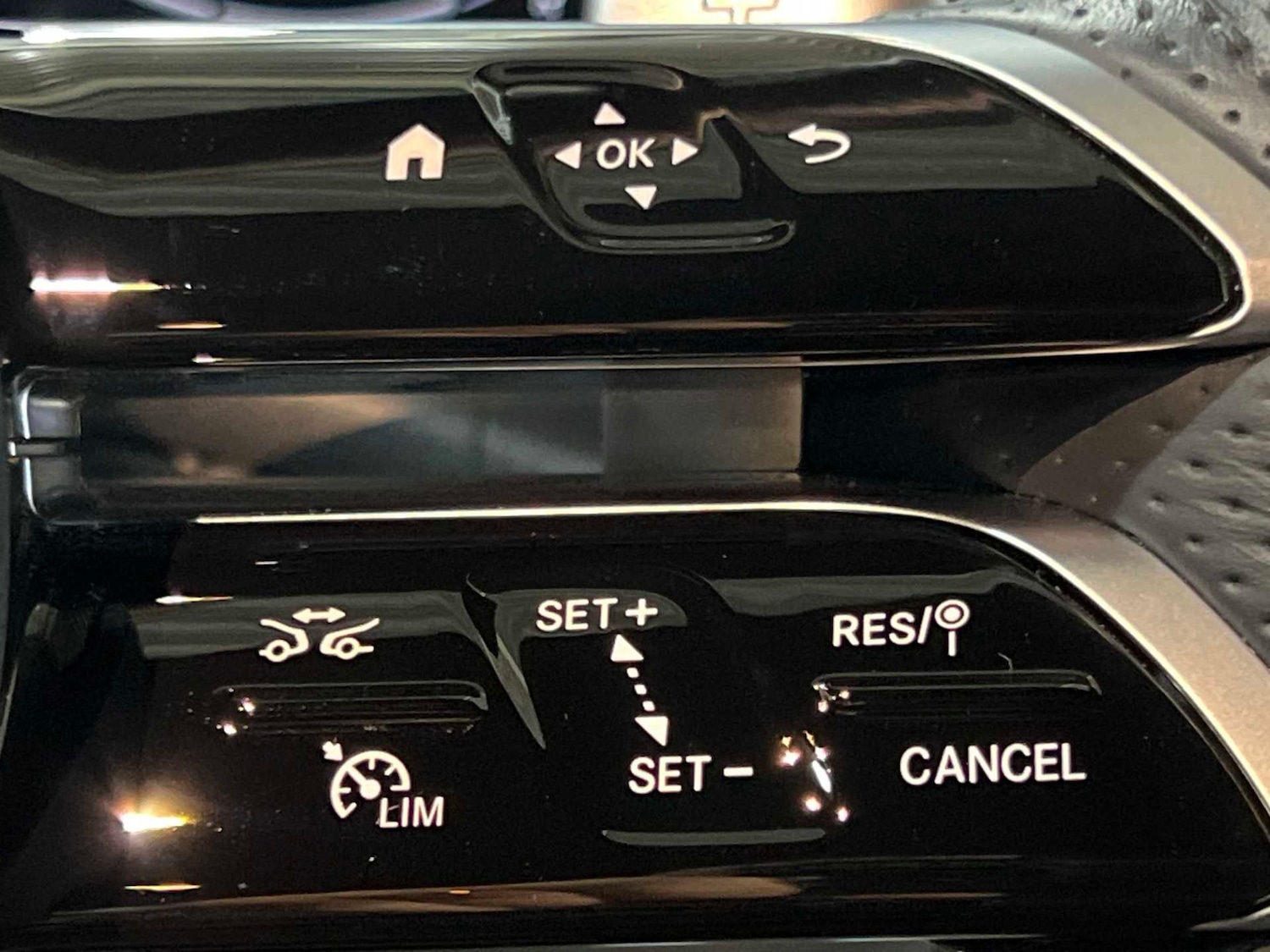 Used Mercedes-Benz GLC 2024 for sale - 76929003: Photo 32