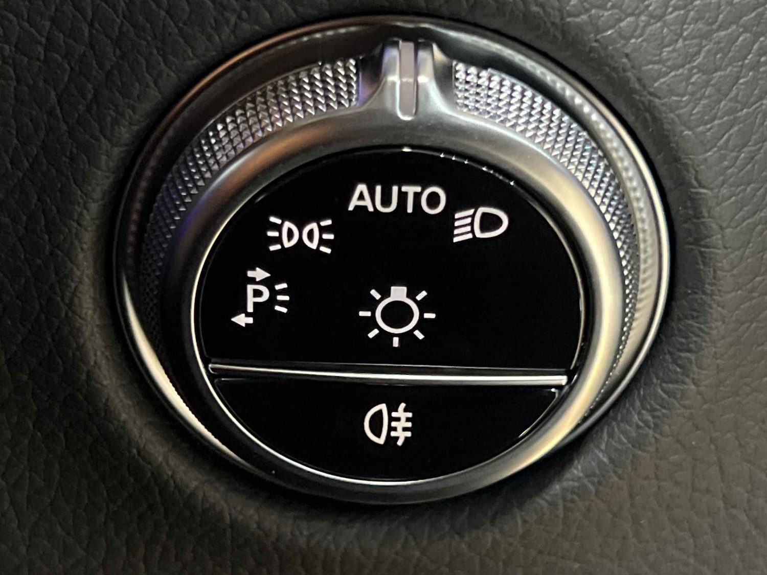 Used Mercedes-Benz GLC 2024 for sale - 76929003: Photo 33