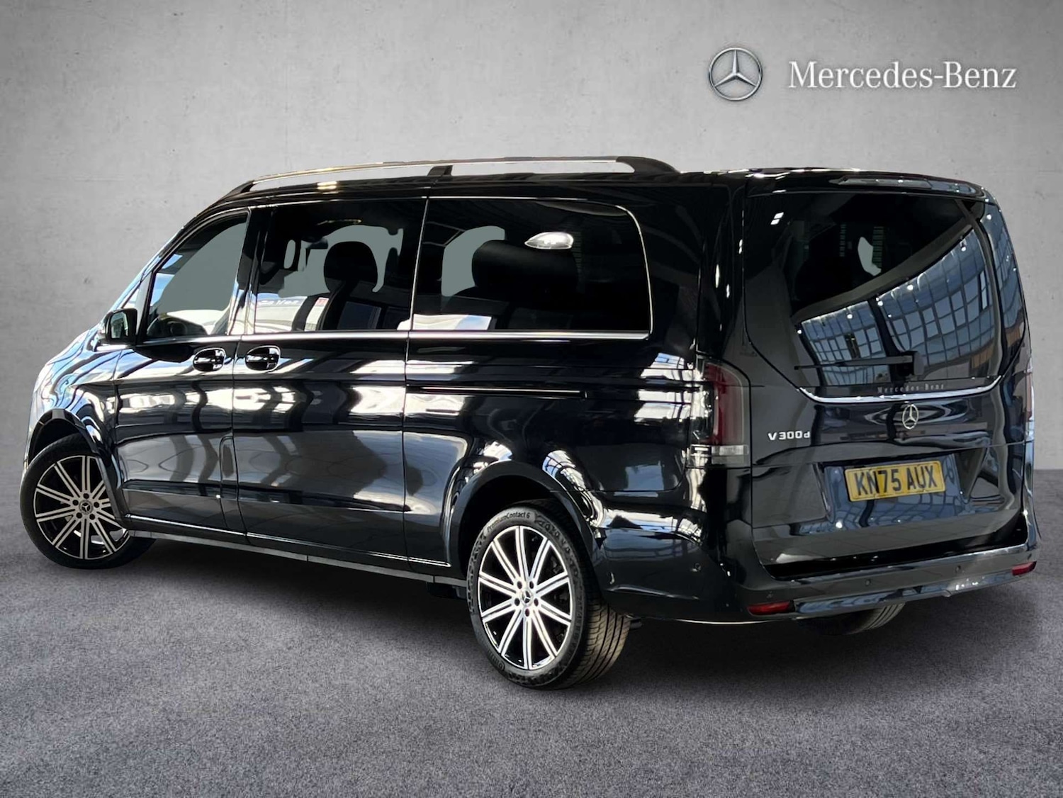 Used Mercedes-Benz V-Class for sale - 77928435: Photo 2