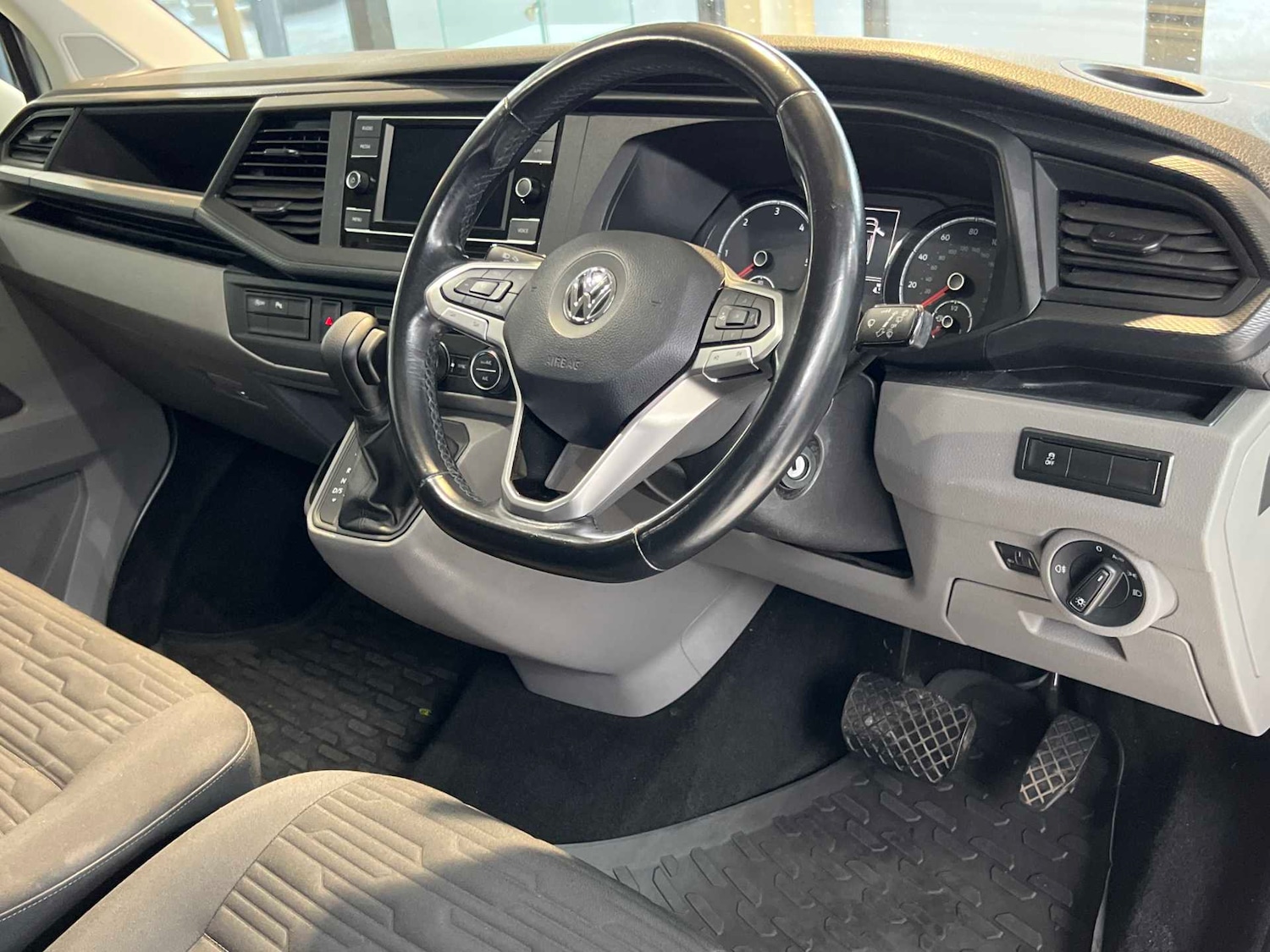 Used Volkswagen Transporter Shuttle for sale - 77239935: Photo 13