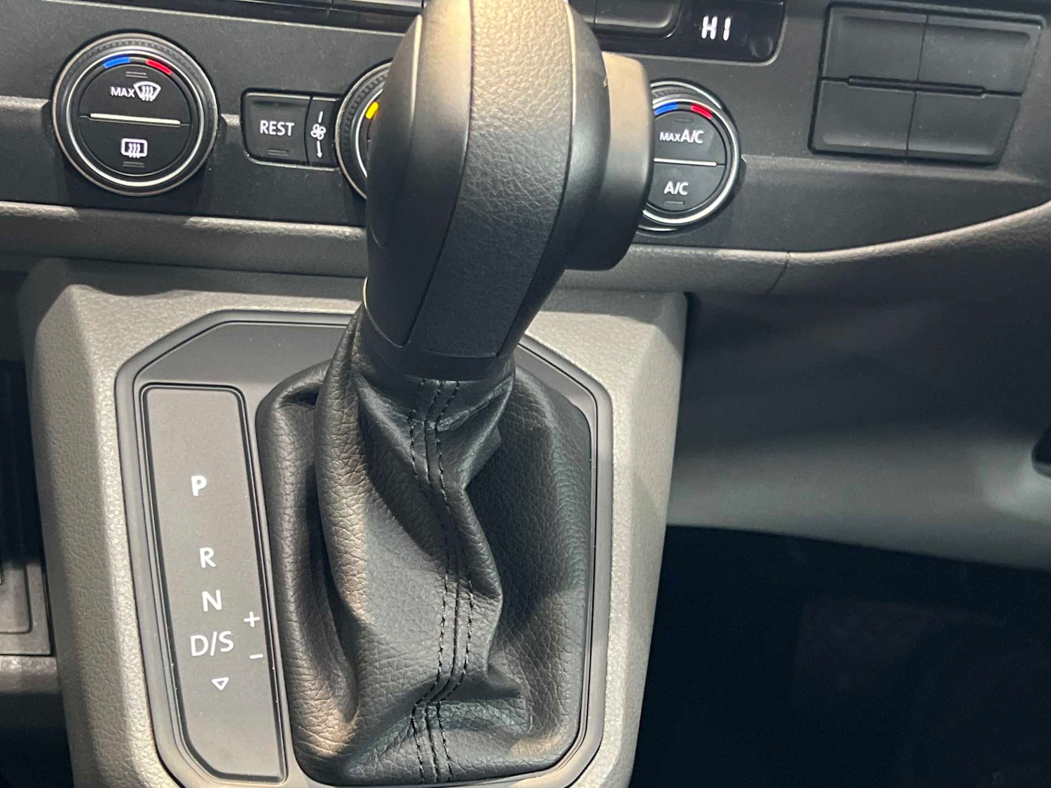 Used Volkswagen Transporter Shuttle for sale - 77239935: Photo 23